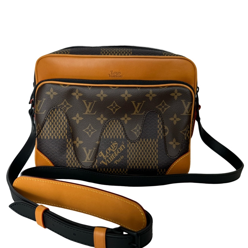 Louis Vuitton x Nigo Nil Messenger
Damier Ebene Giant Brown - Picture 4 of 7